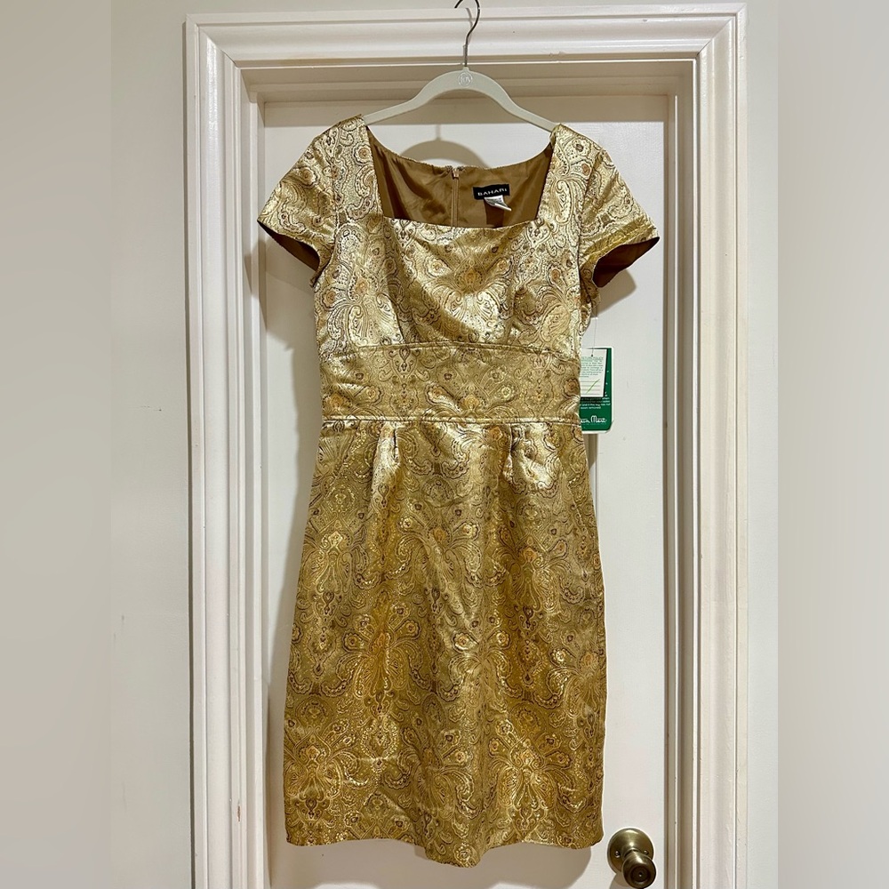 Bahari Gold Paisley Dress size 6 NWT